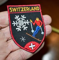 VINTAGE Badge SWITZERLAND nos ST. GALLER STICKEREI skifahrer