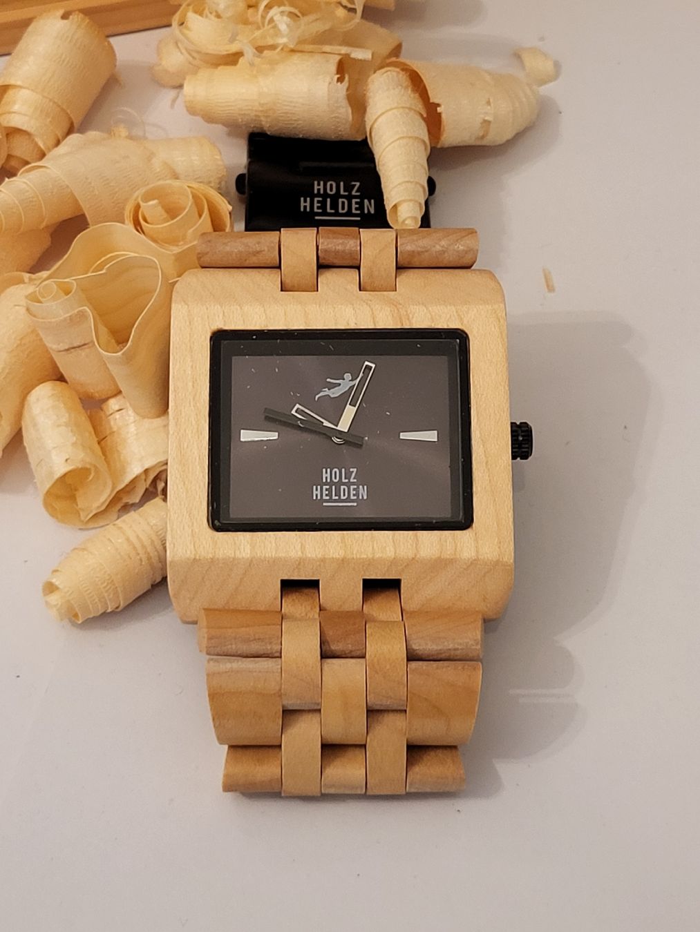 Orologi: Schweizer Holzuhr, HOLZ HELDEN – Nuovo e nell'imballaggio originale da Frauenfeld venduto da J2456S 2