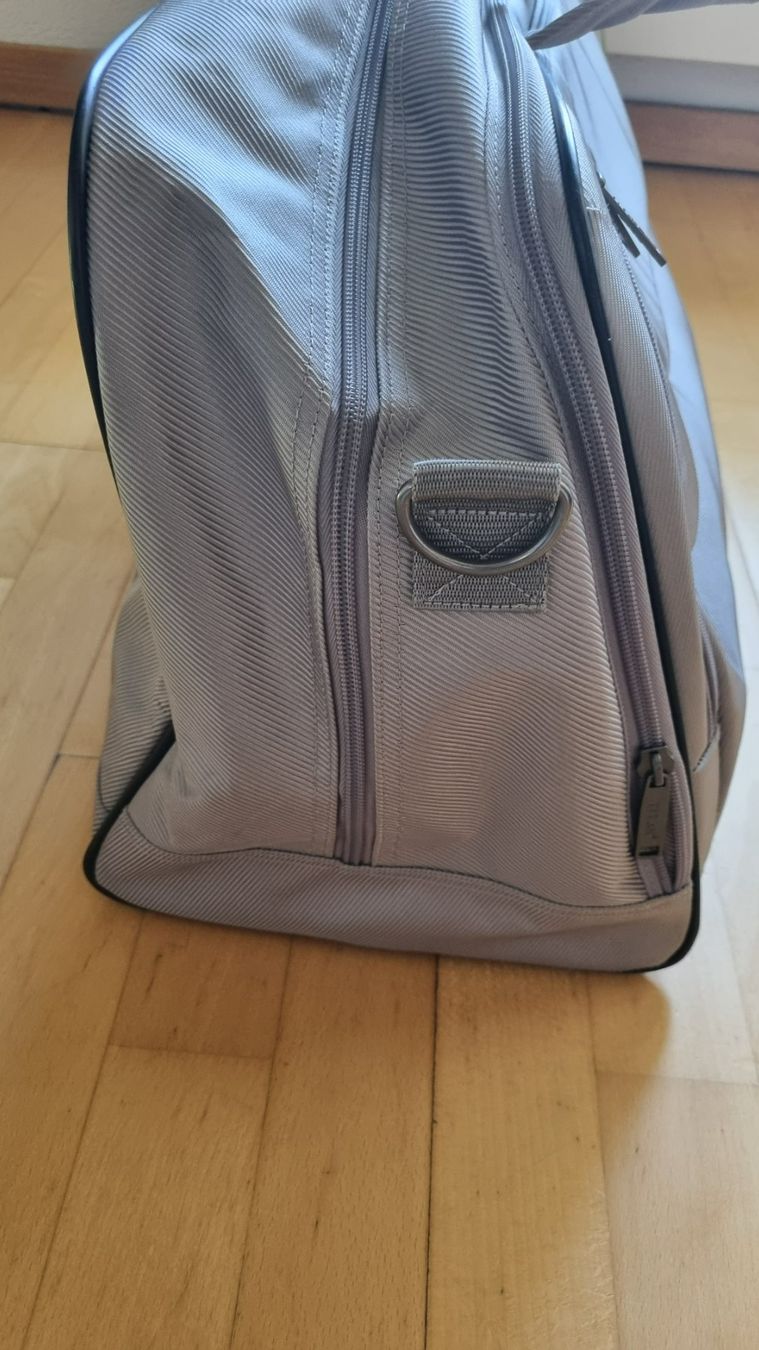 Taschen: TITAN Reisetasche silbern, 1x gebraucht – Gebraucht aus Wohlen AG von stephanieAG 7