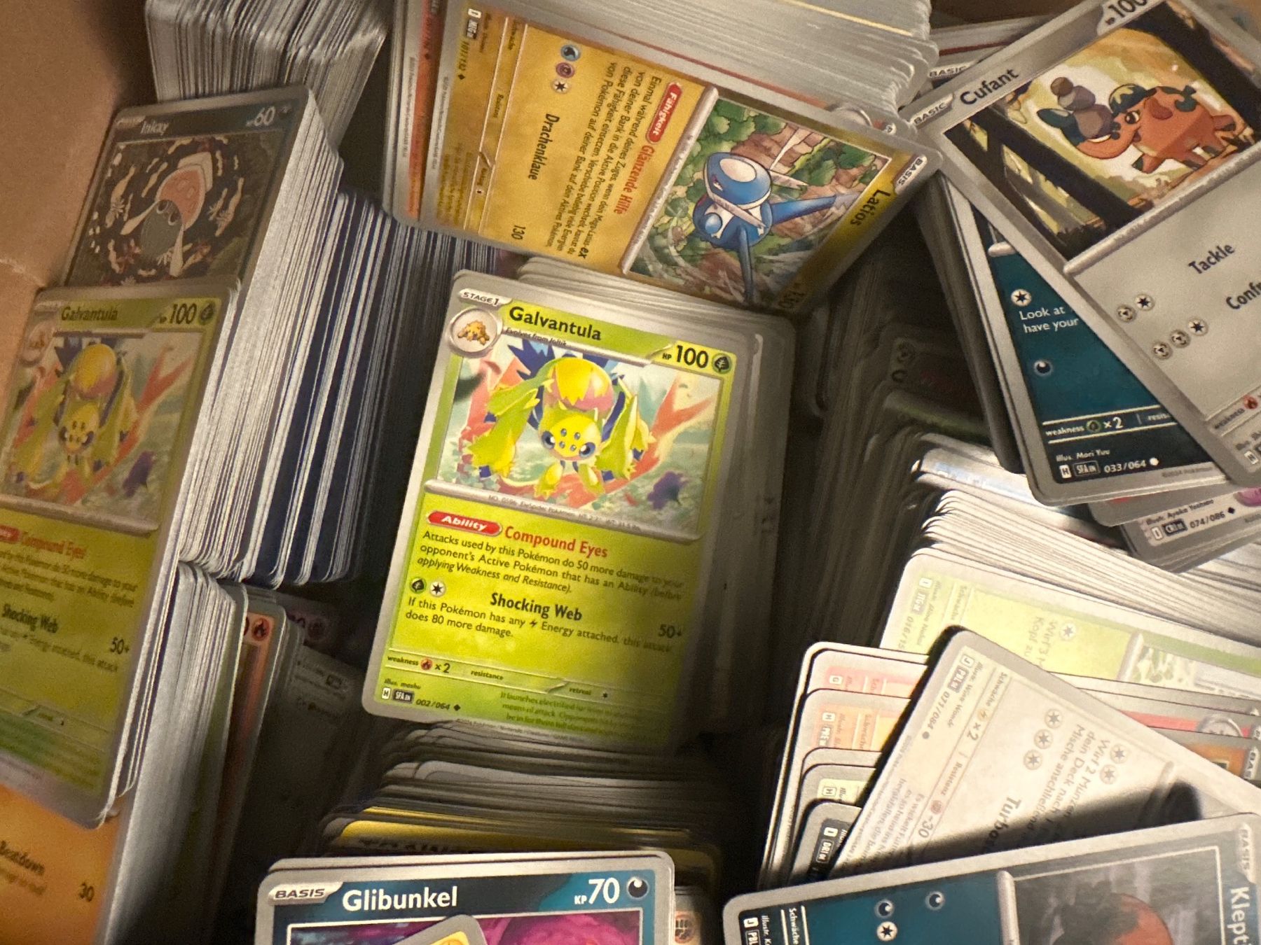 Pokémon Carte collezionabili: 9.5 Kilo Pokemon Karten Bulk mit mini Tins – Usato da Ostermundigen venduto da POKESTOPCH 1