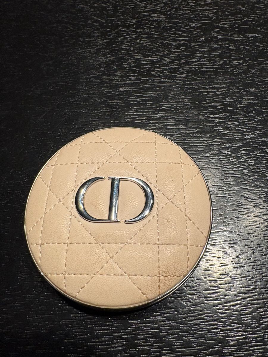 Dior Make-up: Dior Forever nude matte Filter Powder 02 – Usato da Bern venduto da Sabischu 1