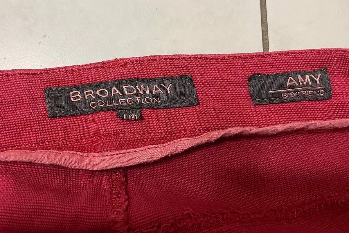 Pantaloni: Hose rot Gr.31 – Usato da Basel venduto da tif_m2h6 4