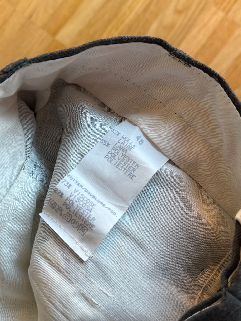 Pantaloni: Vintage wool trousers – Usato da Fribourg venduto da mariedw 4