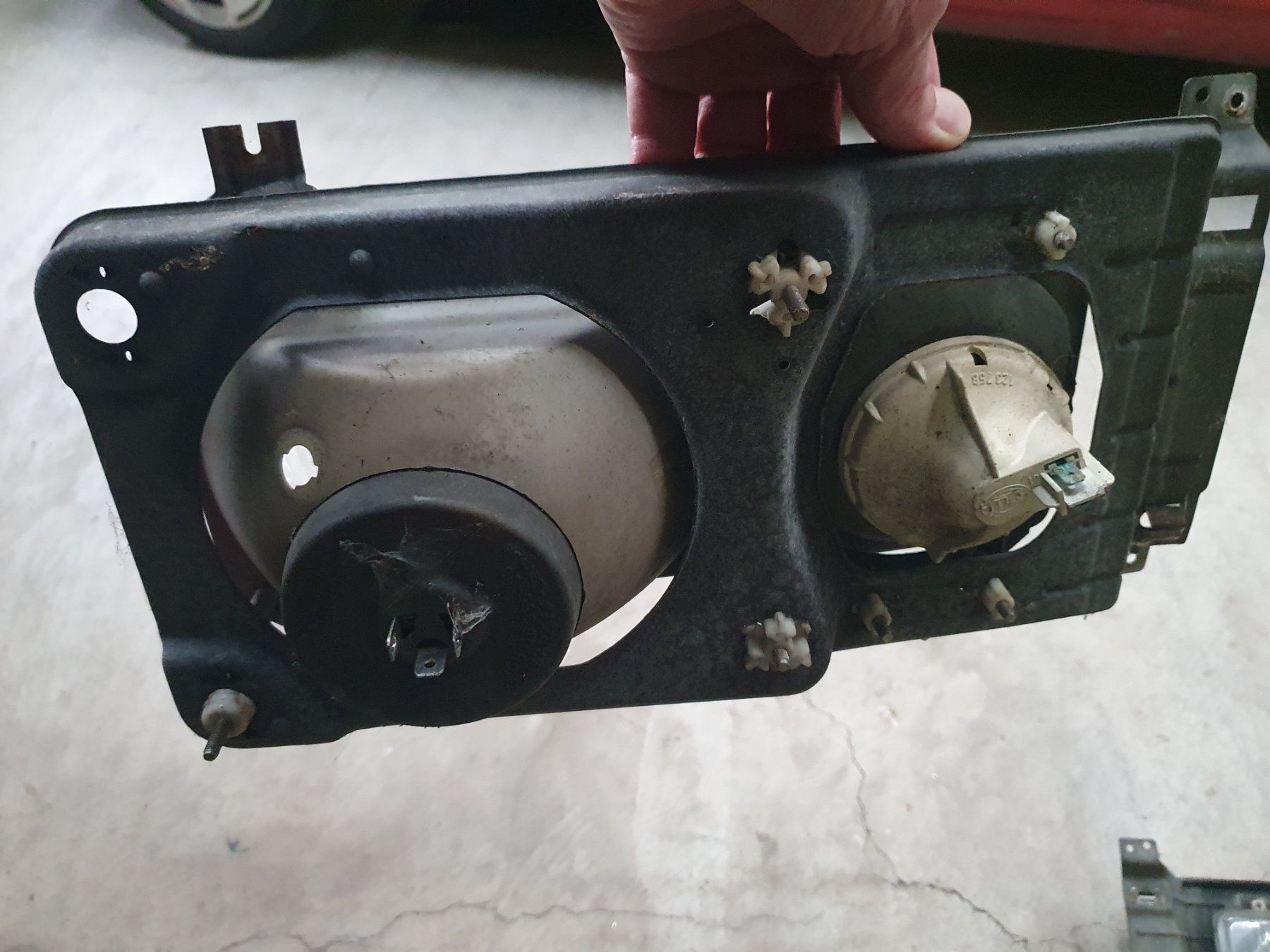 VW Fari: Eckige Scheinwerfer Doppelscheinwerfer VW Bus T3, li+re – Usato da Schönenberg ZH venduto da Technmech 5