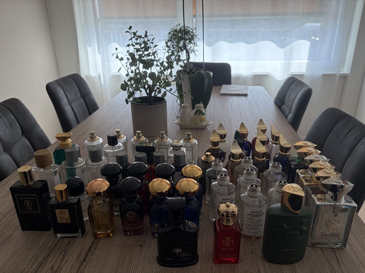 Profumi & Eau de Toilette: Leere Parfümflaschen Sammlung – Usato da Zürich venduto da TheSwissCoin 1