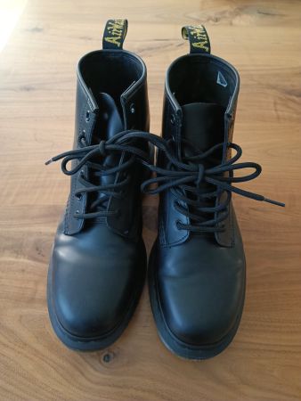 Dr. Martens 101 6EYE BOOT UNISEX Grösse 43