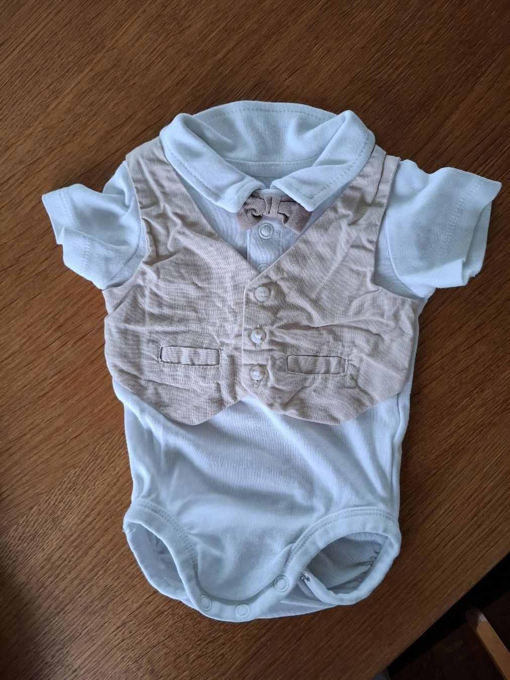 H&M Biancheria intima: body 56 mit Weste und Fliege – Usato da Hildisrieden venduto da Safrania