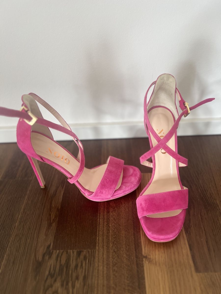 Scarpe da donna: Sandals on heels 37 size – Usato da Basel venduto da kar_5fvf 6