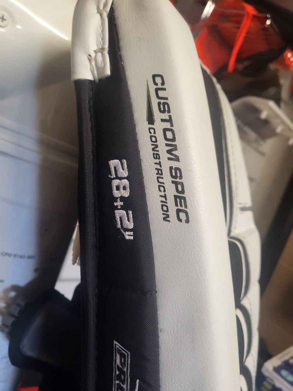Protezioni & Imbottiture: Goalie Leg Pad 28+2 Custom Spec Construction Velocity – Usato da Herzogenbuchsee venduto da MGA_SRM