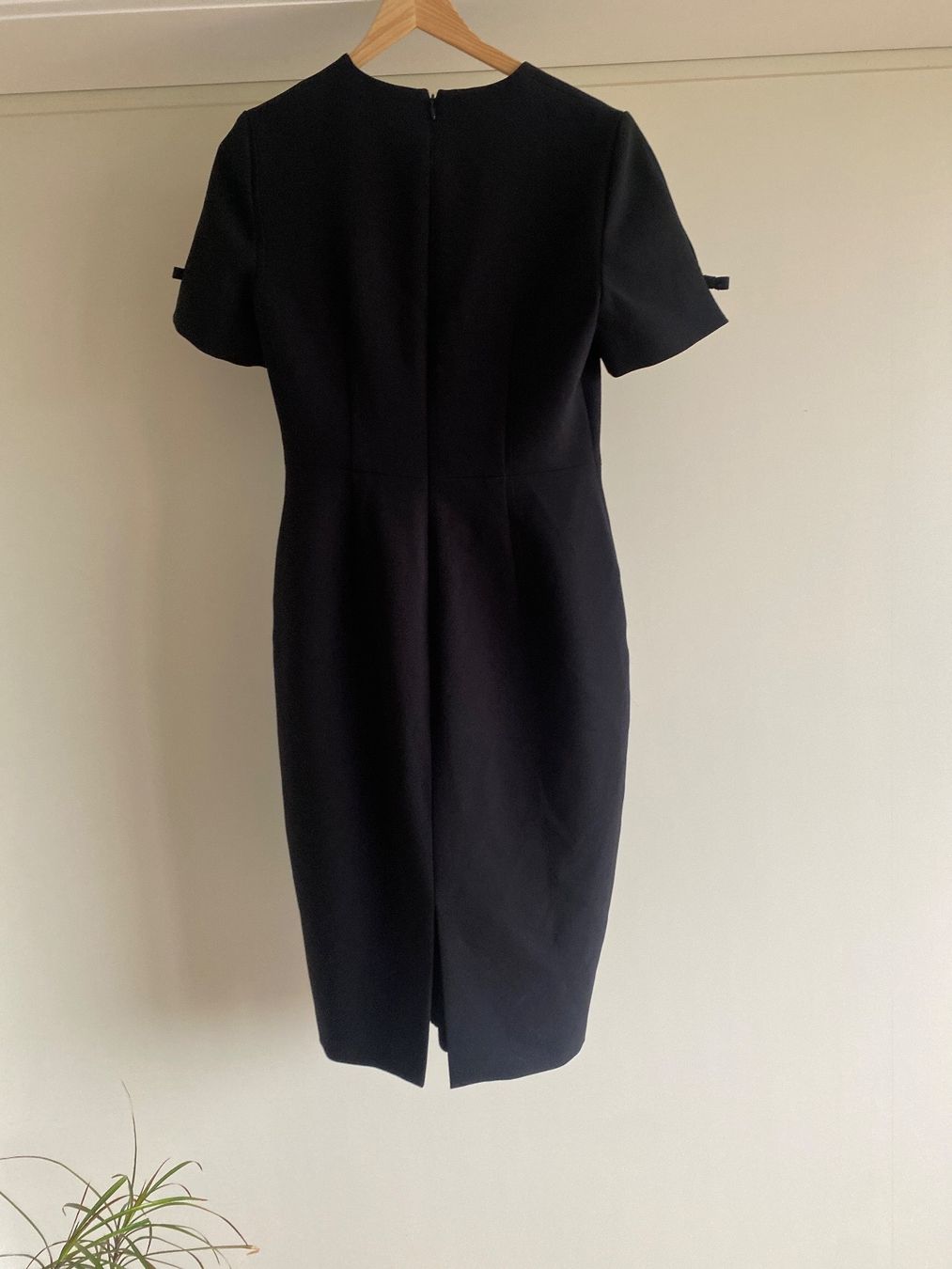 Kleider: Elegantes Schwarzes Kleid Grösse 38 – Gebraucht aus Klosters Dorf von chloe-9072 1