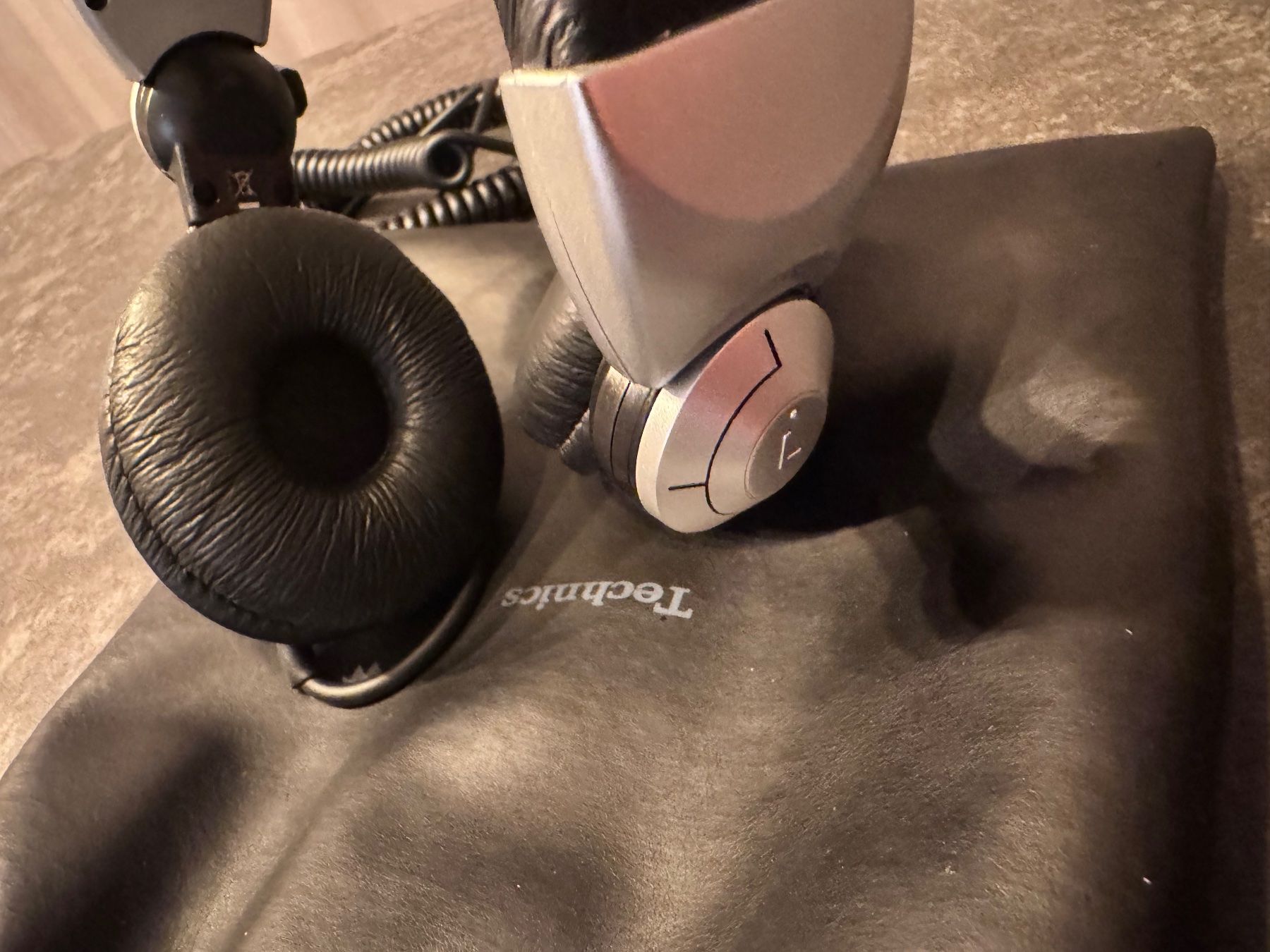 Technics Cuffie: Technics RP-DJ1210 Professioneller Studio Kopfhörer – Nuovo (secondo la descrizione) da Kilchberg ZH venduto da IROC84 4