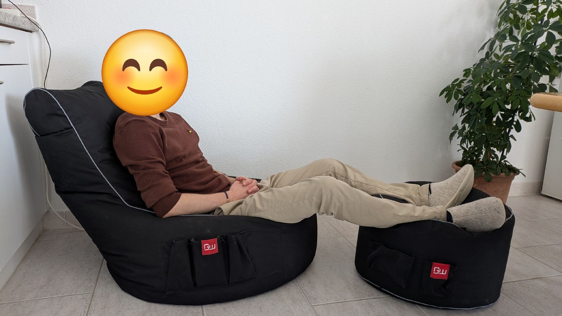 Poltrone: Gaming Sitzsack mit Hocker – Usato da Wettswil venduto da Taxi018