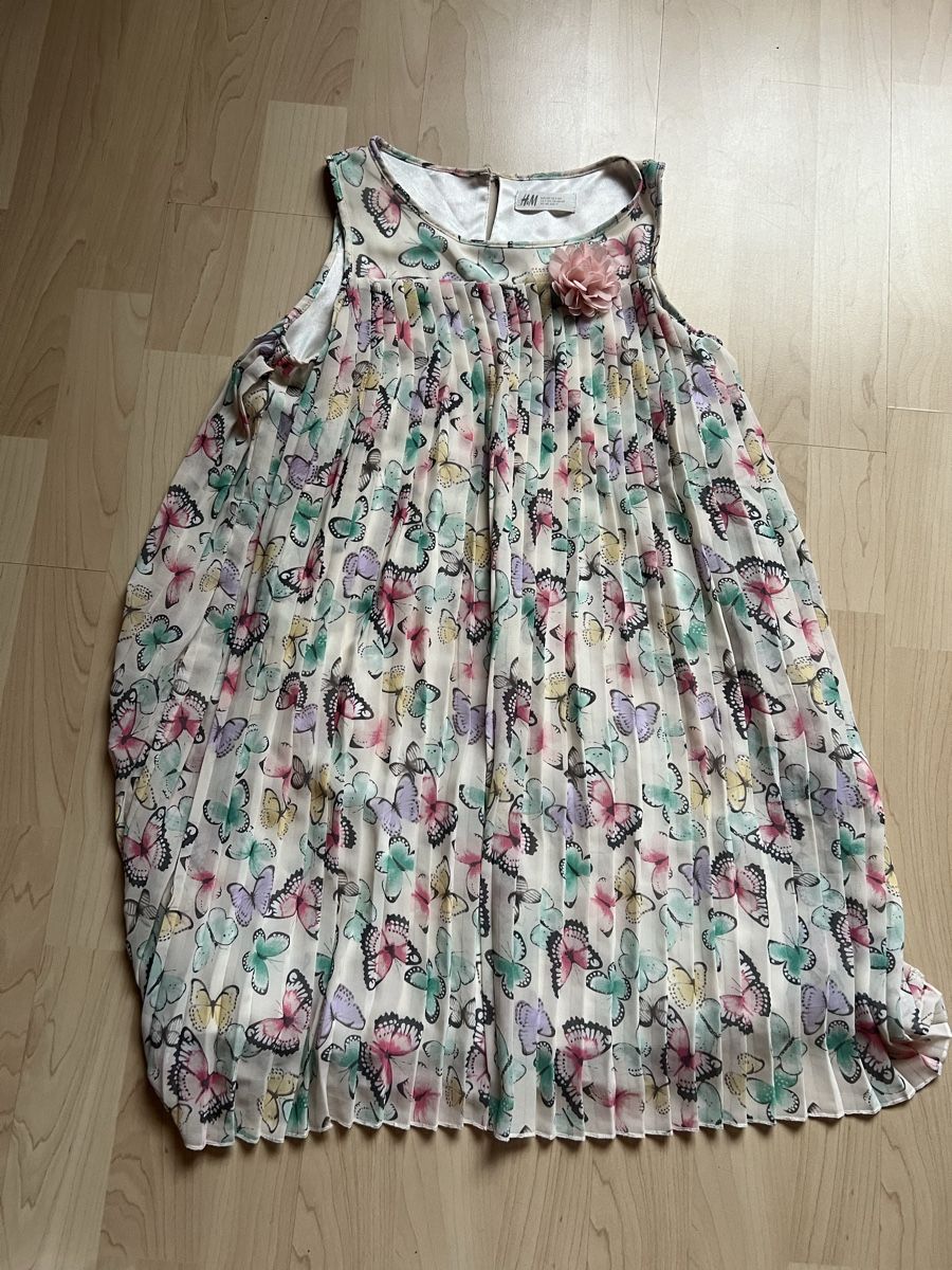 H&M Lotti & Set di vestiti: Kleiderpaket 140 – Usato da Ruggell venduto da Matrix026 6