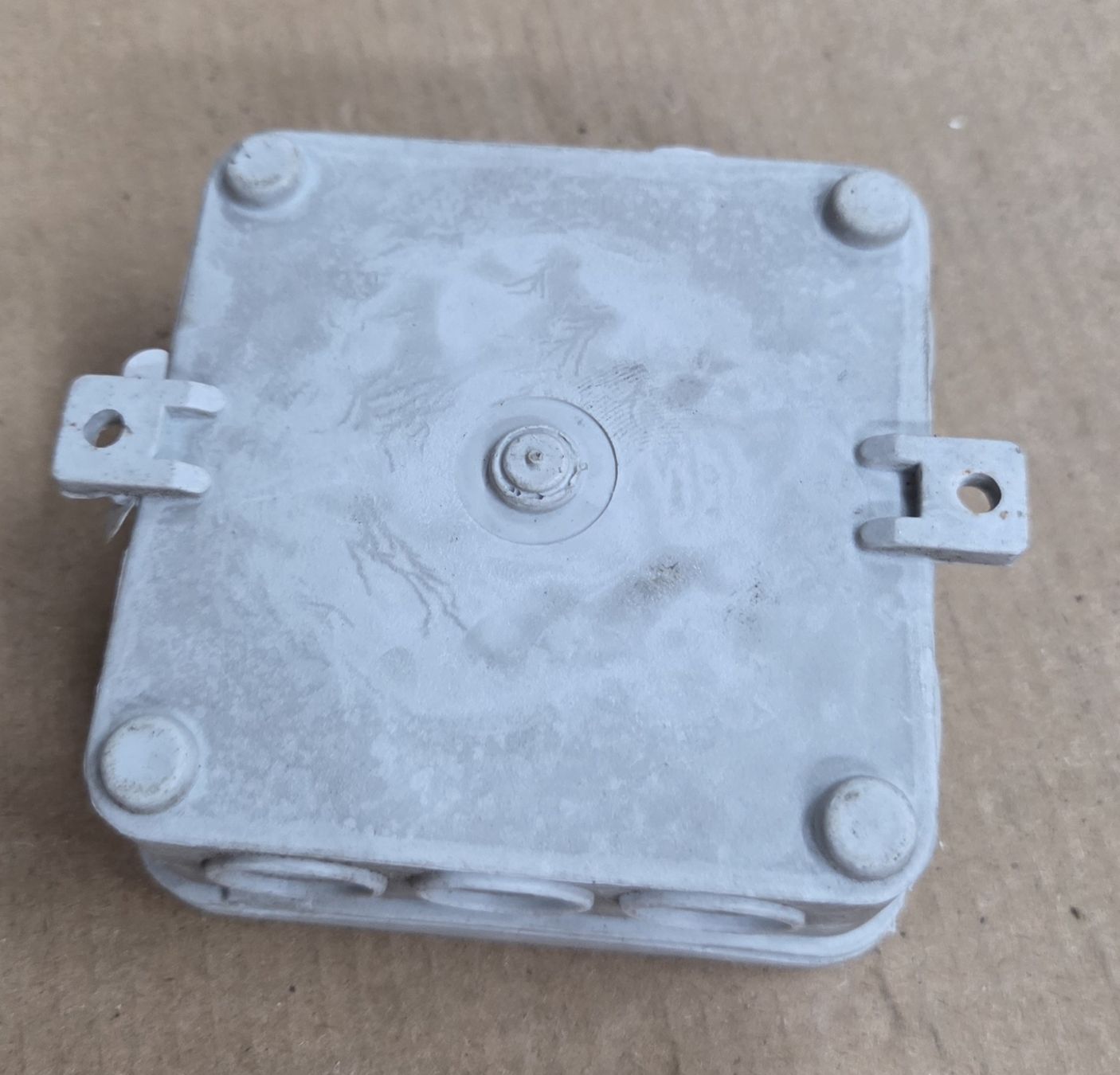 Alimentazione elettrica: Verteilerdose 80x80x40mm grau gebraucht – Usato da Kirchberg SG venduto da Bibsli 1