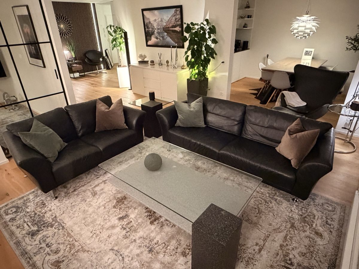 Divani: Echtleder Sofa-Set mit Tischen im Mid-Century-Modern-Stil – Usato da Unterägeri venduto da JesperR