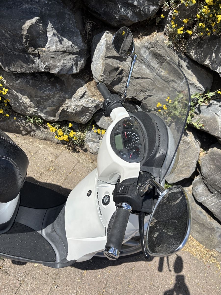 Aprilia Scooter: Roller Aprilia 125 Scarabeo – Usato da Bolligen venduto da sas_2b2f 5
