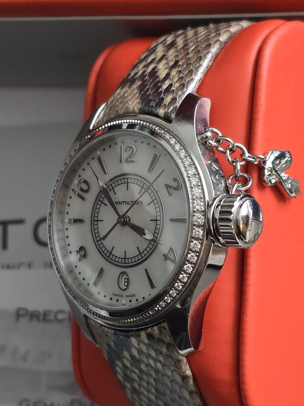 Hamilton Orologi: Hamilton Khaki Perlmutt mit Diamanten – Usato da Untersiggenthal venduto da Tansanit4 2