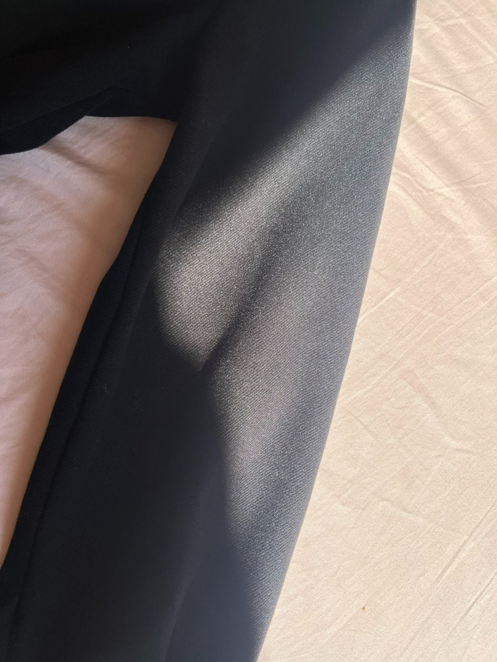 Kleider: Tailliertes Y2K-Samtkleid mit edler Paspelierung, Größe S – Gebraucht aus Zürich von Sakura888 3