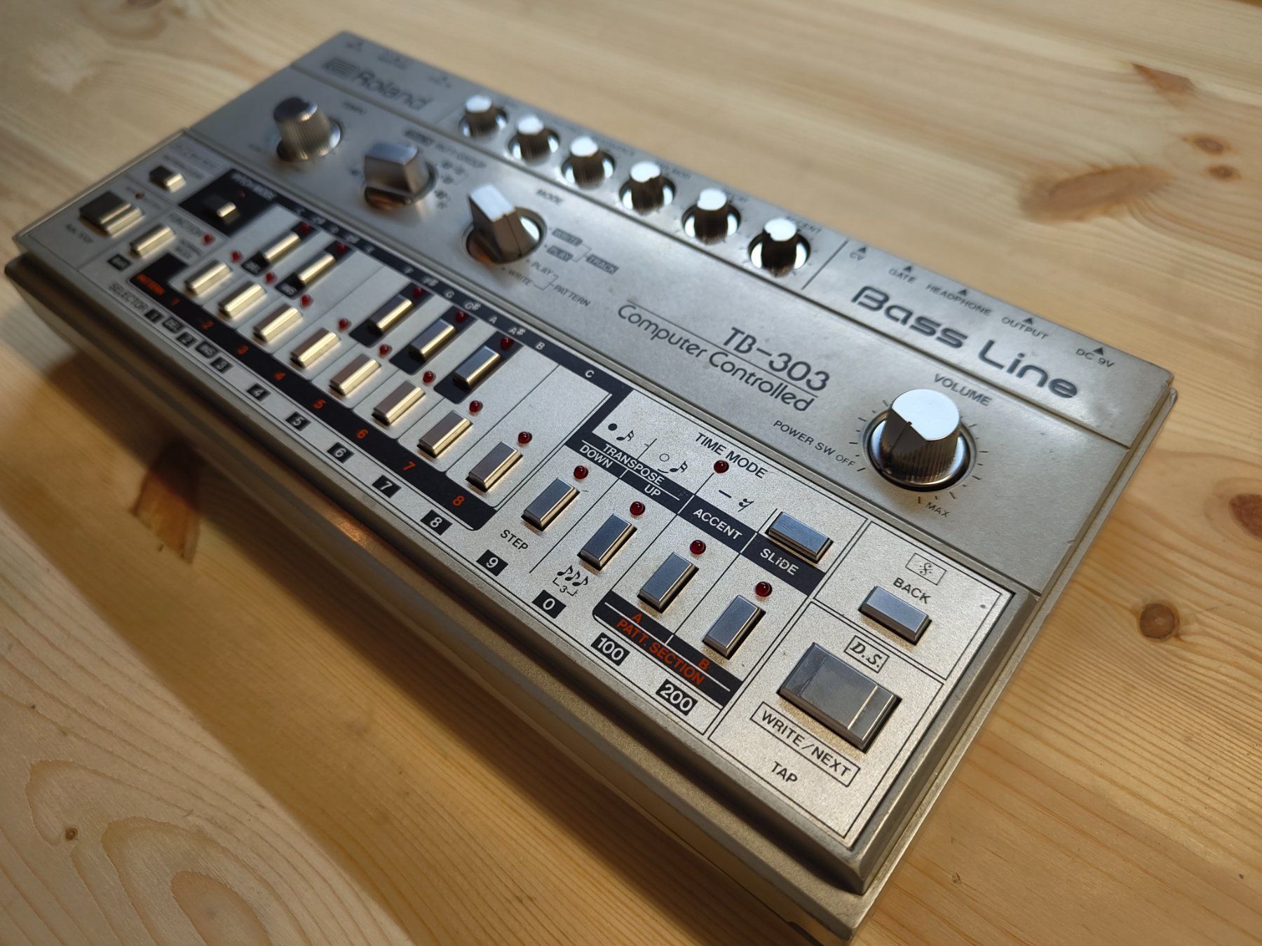 Roland Musikinstrumente: Roland TB-303 – Gebraucht aus Onex von Bidouba 1