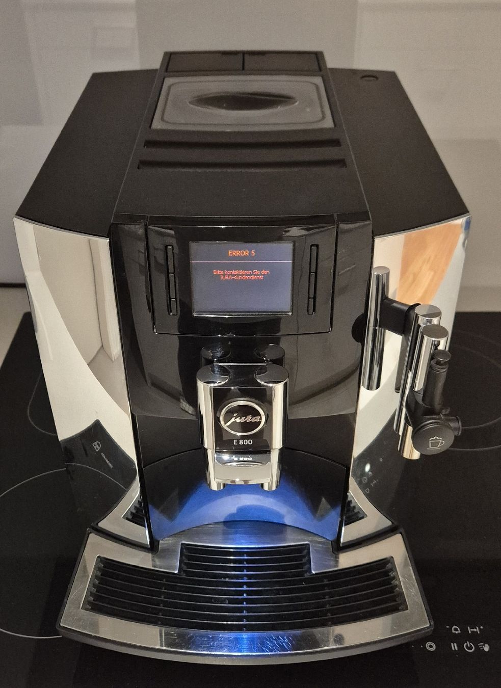 Jura Kaffeemaschinen & Espressomaschinen: Jura E800 Chrome - Error 5 – Defekt aus Sursee von dar_nt95