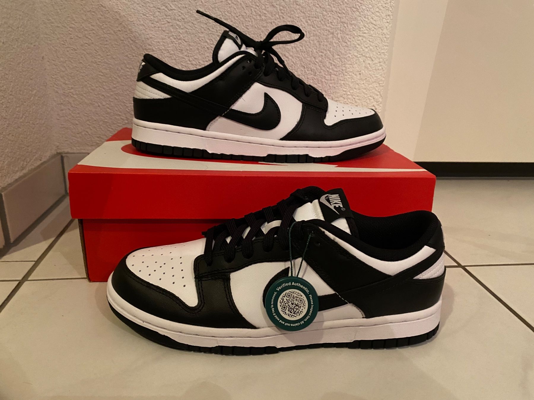 Teppiche: Nike Dunk Panda – Neu und originalverpackt aus Uetendorf von Lucutus-Picard