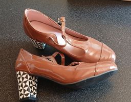 chaussures à  talon, souliers