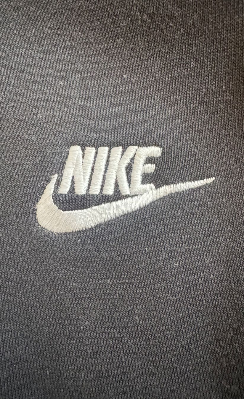 Nike Pullover & Sweatshirts: Nike Sweater schwarz 158-170 – Gebraucht aus St. Gallen von engel363 1