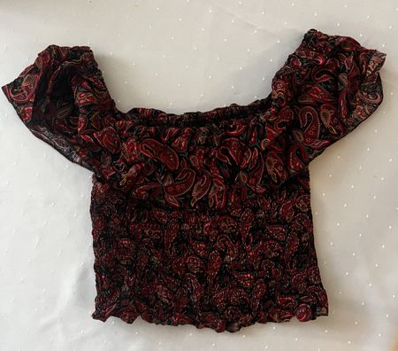 Chicoree Sommertop Carmen-Stil Gr. S, Paisleymuster, rot/sch