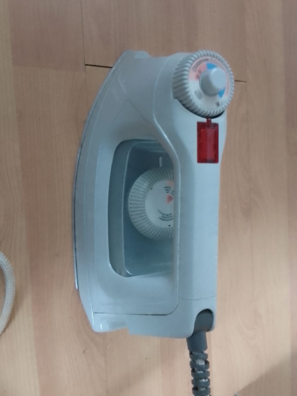 Moulinex Bügeleisen: Bügeleisen Moulinex  – Gebraucht aus Ebmatingen von swiss.canadian 1
