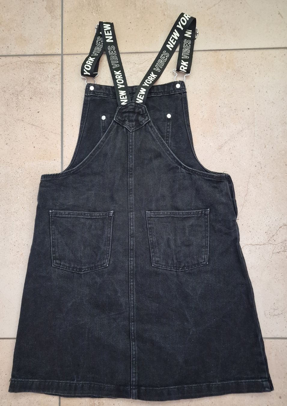 Vestiti & Gonne: Jeans-Latzkleid grösse 164 – Usato da Frutigen venduto da Maqua 1