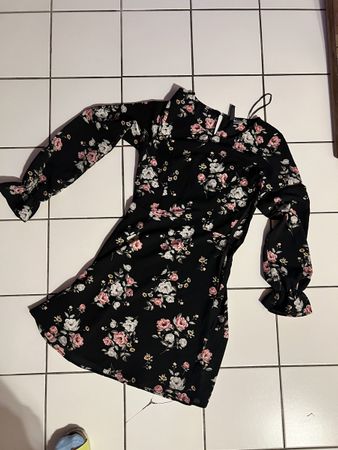 H&M Kleid, Gr. 32, Blumendesign, Röckli