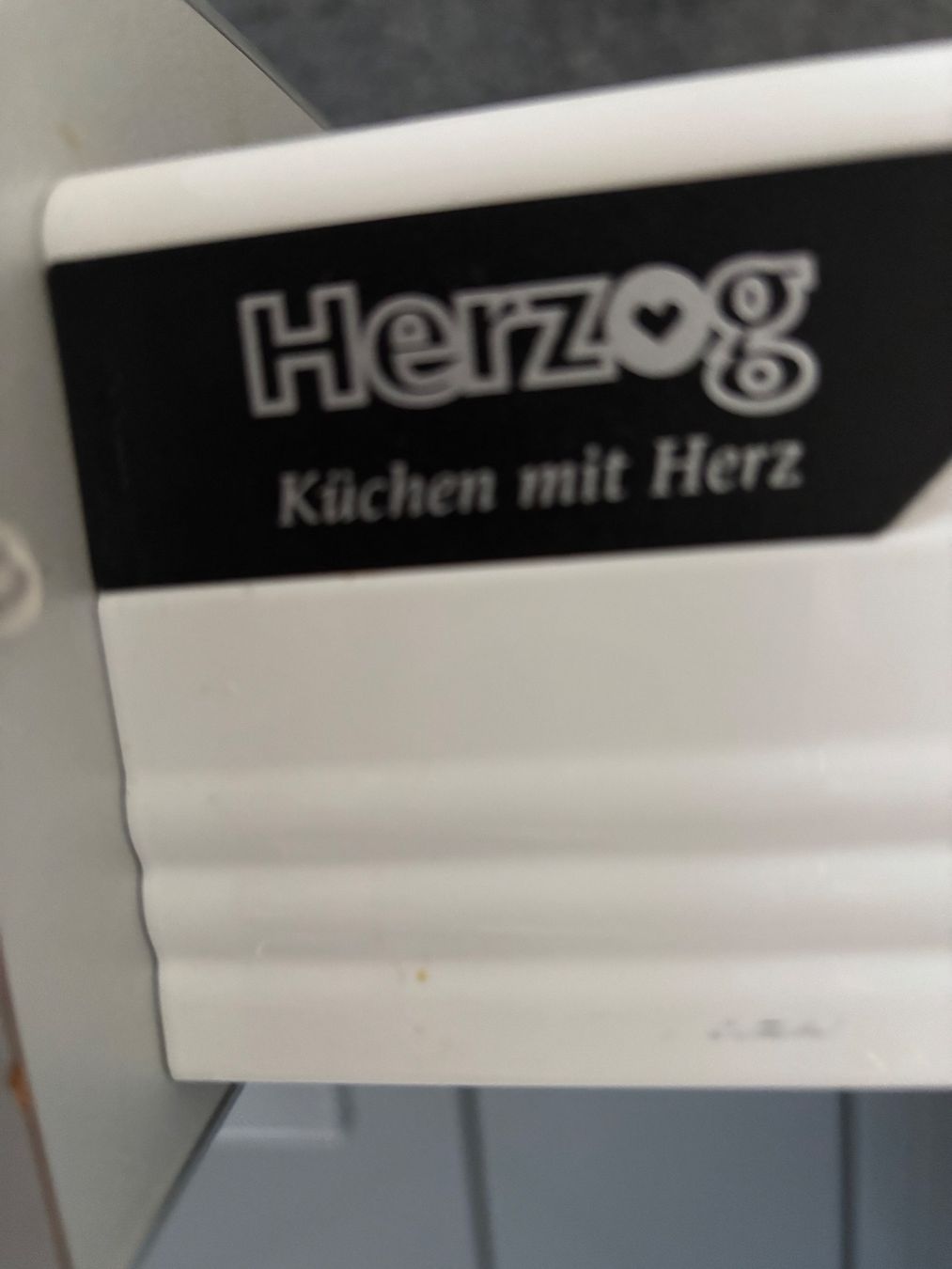 Cucine complete: Küche grau Hochglanz  mit Granitarbeitsplatte – Usato da Bassersdorf venduto da Ohobby 7