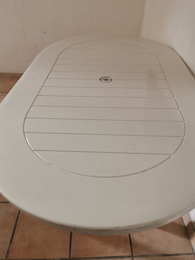 Tischset: Gartentisch oval mit 4 Stühlen – Gebraucht aus Wettingen von Biitel 1