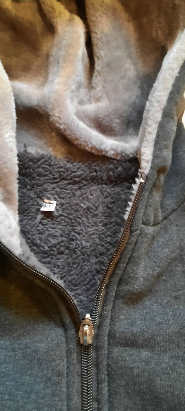 Giacche: Strickjacke mit Teddy Futter – Usato da Hinwil venduto da Zom 1