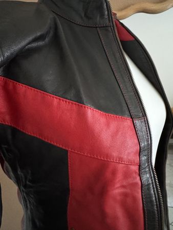 Lederjacke schwarz-rot, Grösse S/M