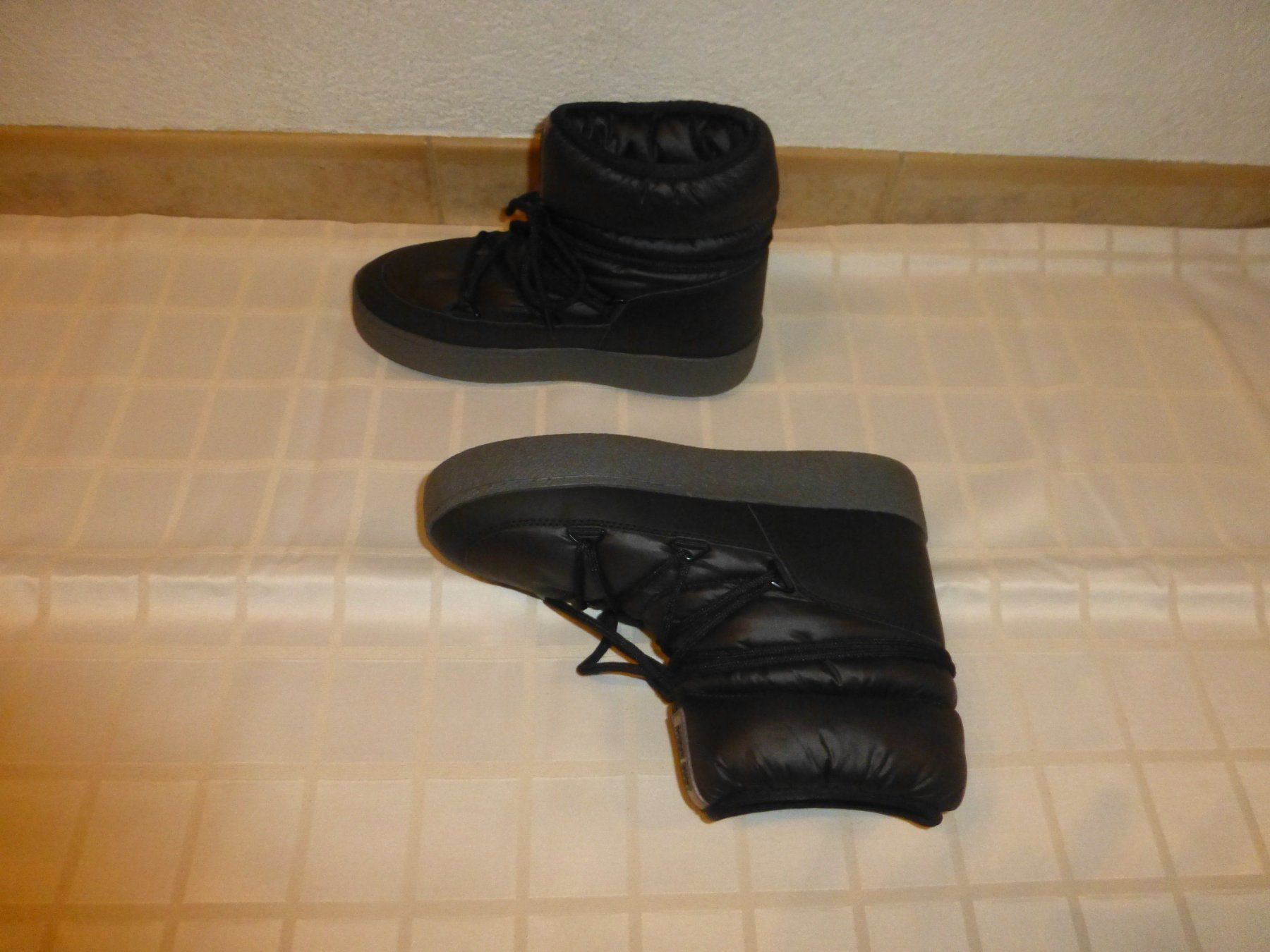 Damenschuhe: Damenstiefel Moonboot Goretex Gr. 39 – Gebraucht aus Würenlingen von drago56 1