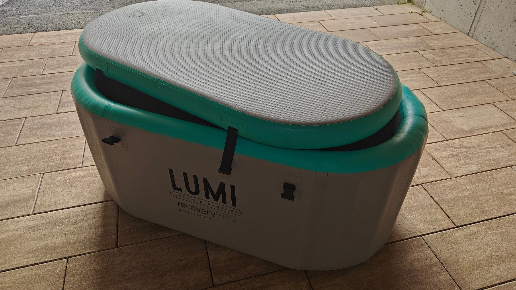Piscine: LUMI Recovery Duo PRO Eisbad – Usato da Unterlunkhofen venduto da Queensryche 1