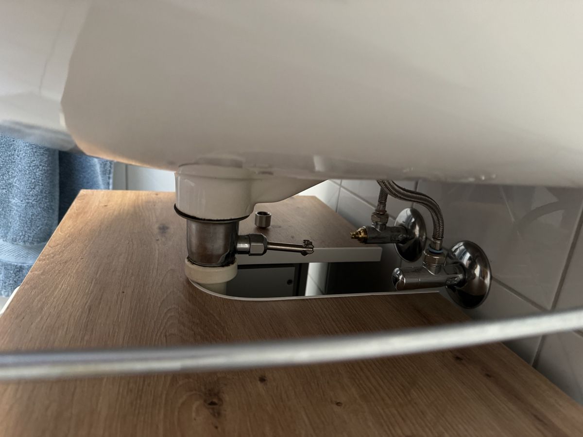 Lavabi & lavandini: Lavabo zu verschenken  – Usato da Stallikon venduto da Tania 2