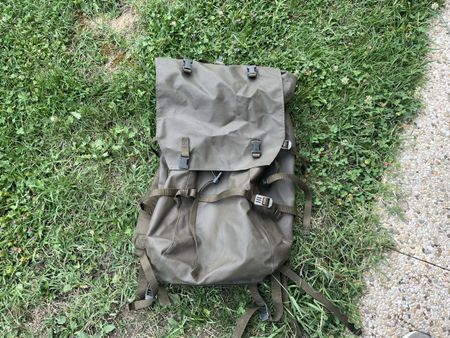Sac à dos militaire vert kaki bon état Armée Suisse 