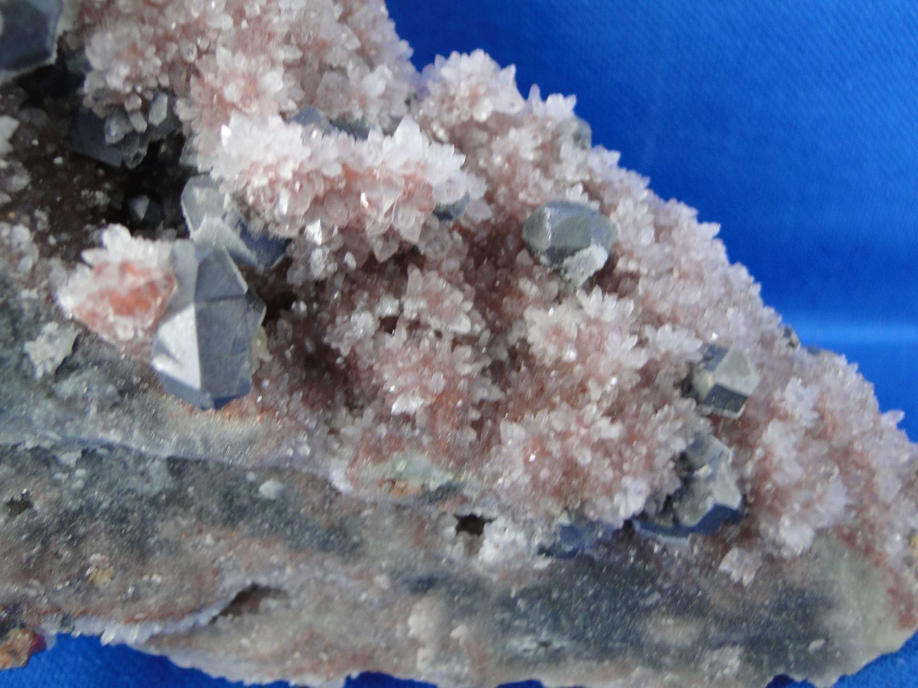 Minerali & Pietre curative: Galena auf Drusenquarz – Usato da Schinznach Bad venduto da Demerald 3