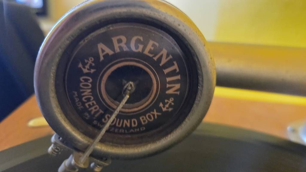 Giradischi: Grammofono antico – Usato da Bülach venduto da fra_hh9s 1