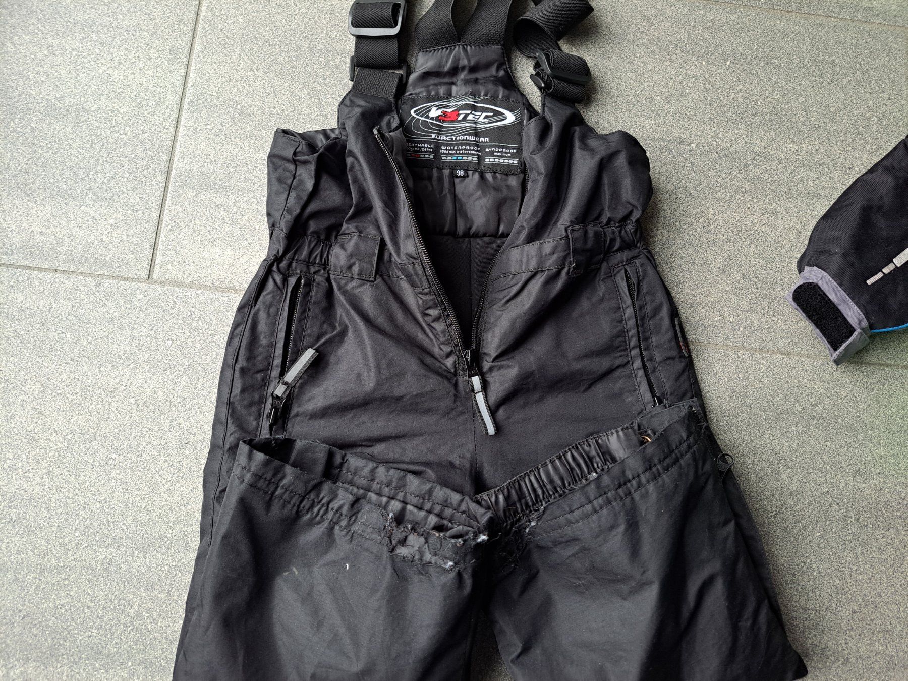 Completi: Skijacke + Skihose V3Tec Gr 98 – Usato da Bünzen venduto da nagyagi111mail 5