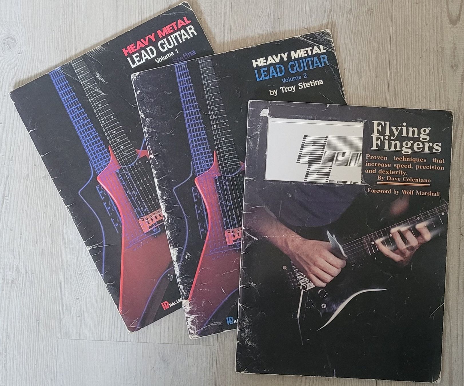 Libri: Lead Guitar 1 & 2 + Flying Finger – Usato da Plaffeien venduto da Kornshell