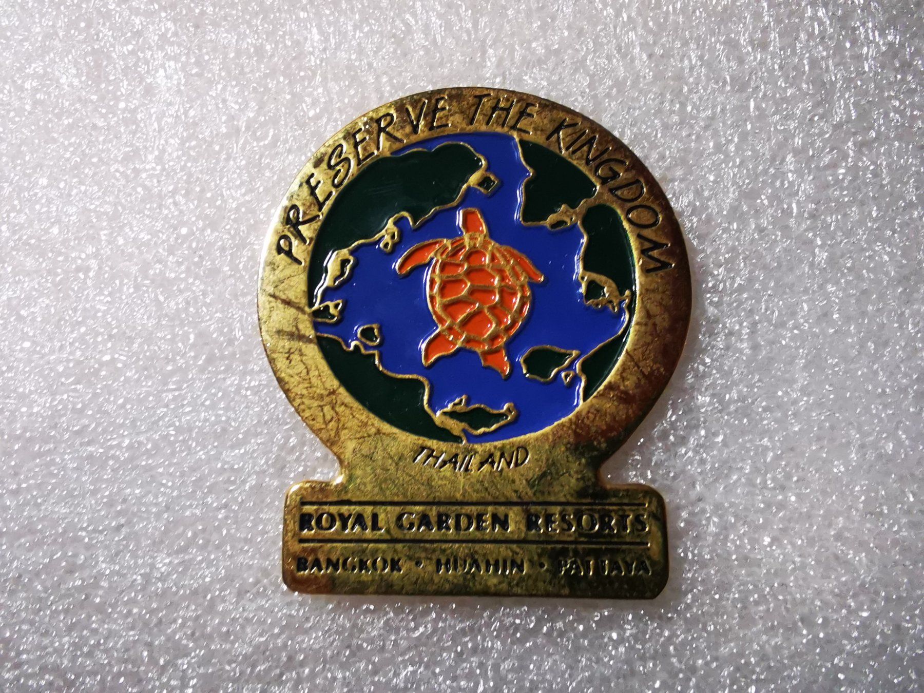 Placchette & Badge: Ansteckpin 9: Royal Garden Resorts – Usato da Oppligen venduto da Pin-Fall-Shop