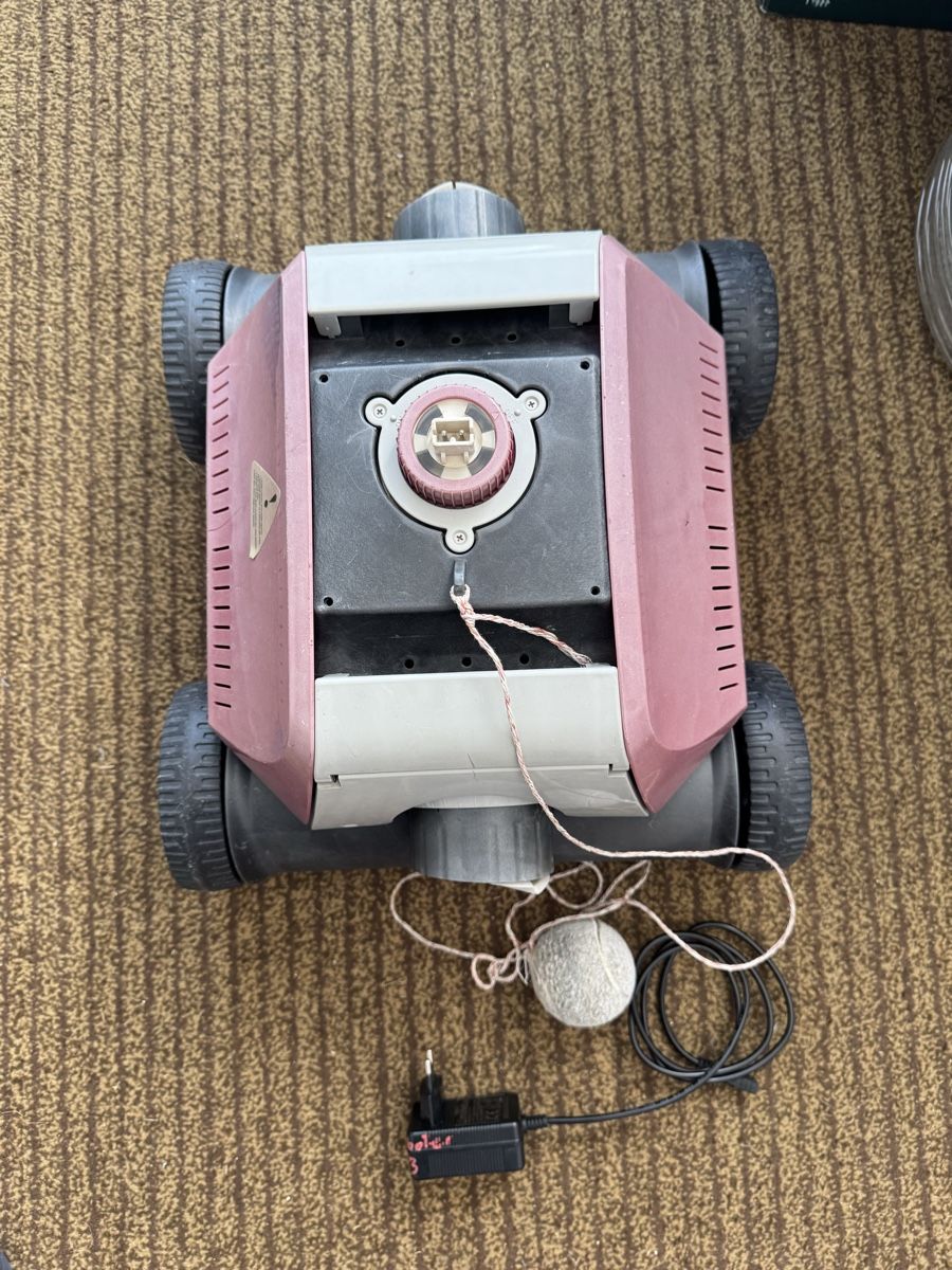 Accessori per Piscine: Poolreiniger Roboter  Zustand Gebraucht – Usato da Grüningen venduto da Salmons