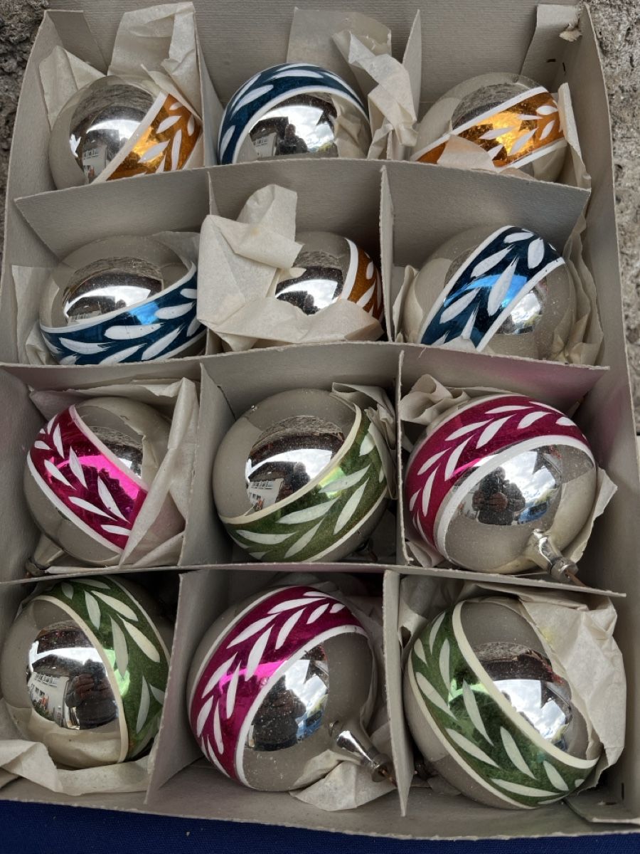 Tutte le decorazioni: 12 Christbaumkugeln Glas bunt gemustert gebraucht – Usato da Brienz BE venduto da hey_z9vg
