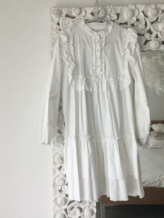 Romantisches weisses Sommerkleid.