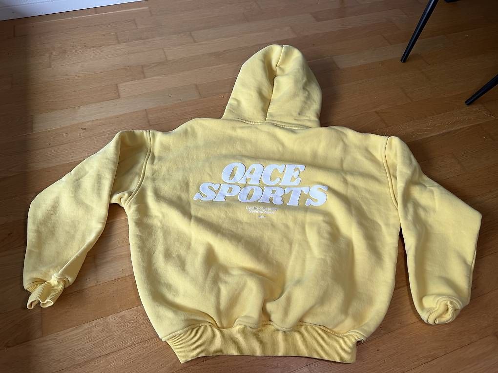 Maglioni & Felpe: Oace Blomm Hoodie – Usato da Münsingen venduto da Kirchhofer99