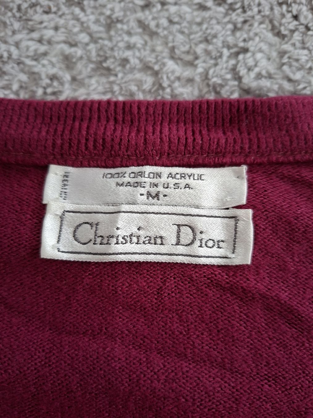 Dior Pullover & Sweatshirts: Pull Christian Dior mauve col V taille M – Gebraucht aus Renens VD von ser_j2fn 3