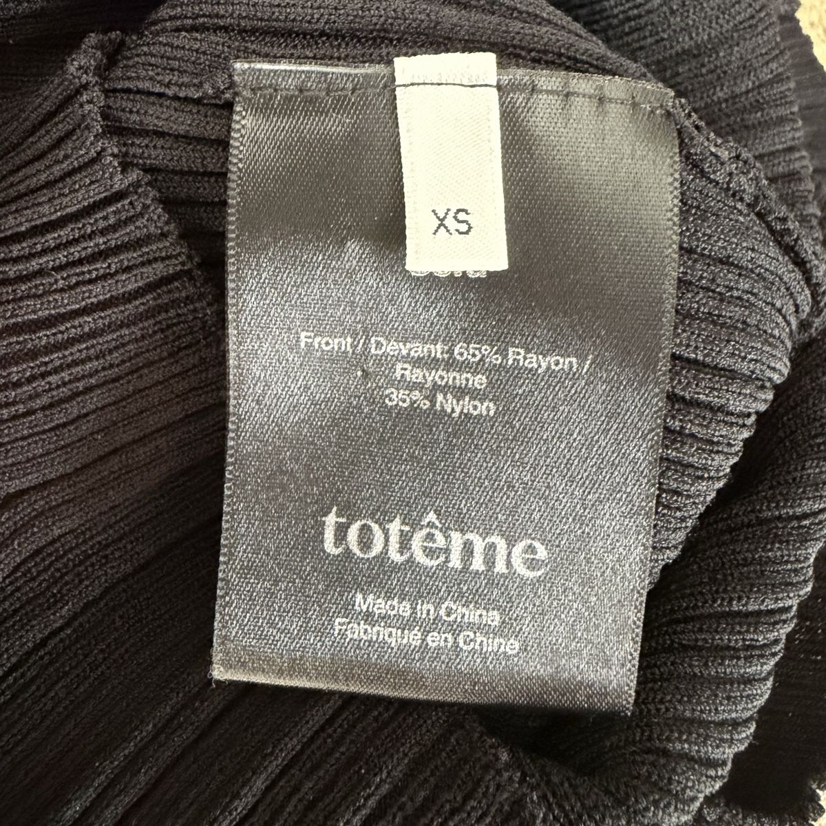 Totême Maglioni & Felpe: TOTEME Sora Top | Rippstrickpullover 🖤 – Usato da Zürich venduto da ClosetQueen 8